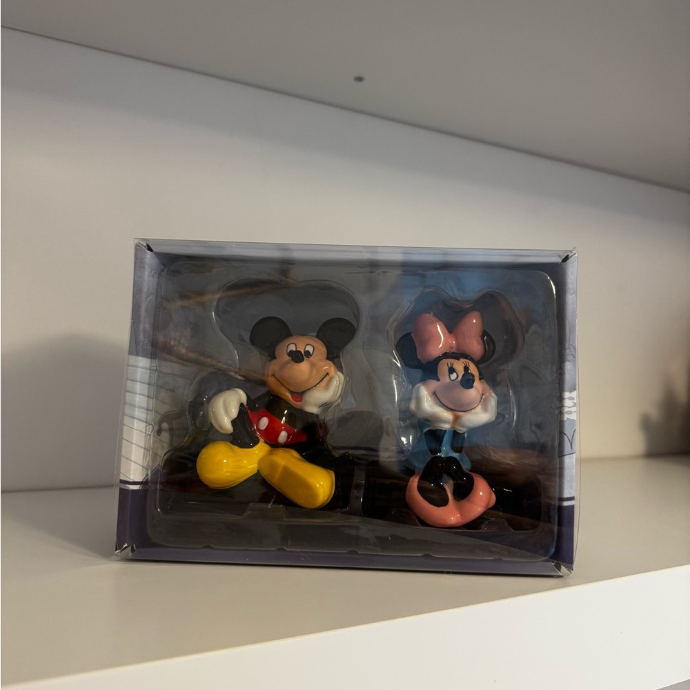 Disney Mickey and Minnie Mouse Salt and Pepper Shaker Set